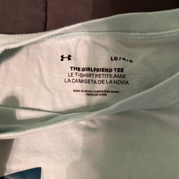 Hardly worn under armor tee shirt! - Picture 2 of 3